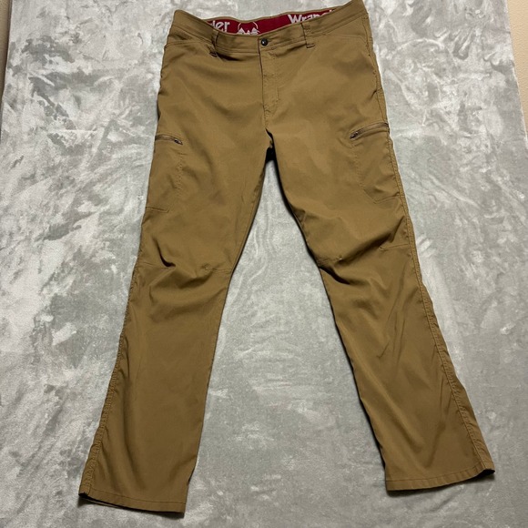 Wrangler ATG Mens Tan Outdoor Utility Hiking Travel Pants Cargo Zipper Pockets - Picture 1 of 12